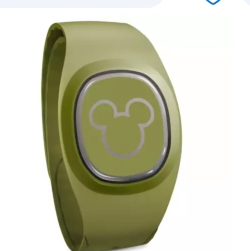 NWT MagicBand+ Olive Green